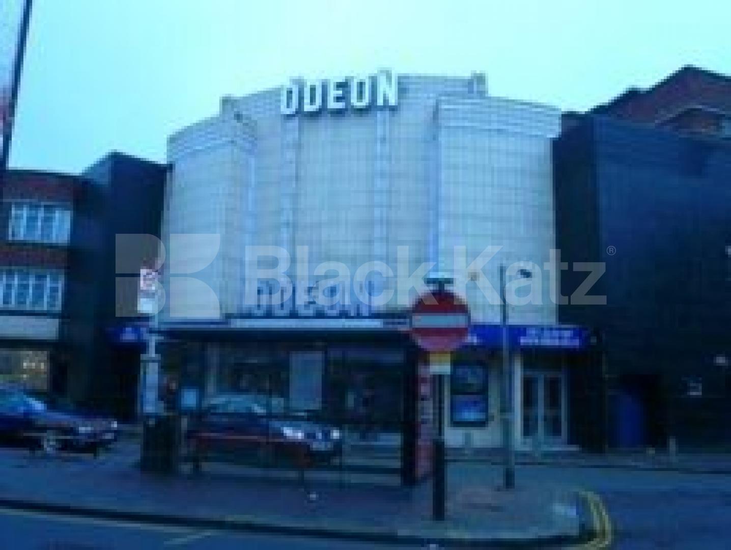 			AMAZING STUDIO!!!, Studio Apartment, 1 bath, 1 reception Flat			 Grand Avenue, MUSWELL HILL N10